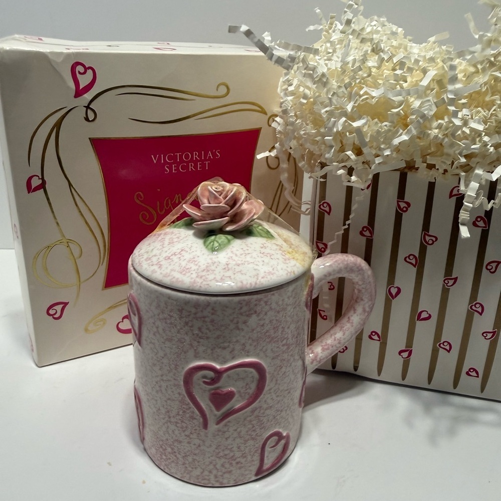 Victoria's Secret Pink Heart Ceramic Mug‎ with Rose Lid, New In Box, So Pretty